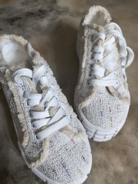 Textured Cream Platform Sneakers with Frayed Trim With Platform Sole